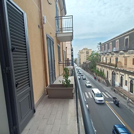קטאניה Friends & Family Apartment - Free Parking Car מראה חיצוני תמונה
